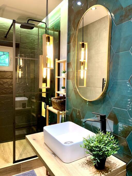 Апартаменты Heart Of The City - Modern Studio With Balcony Бухарест Экстерьер фото